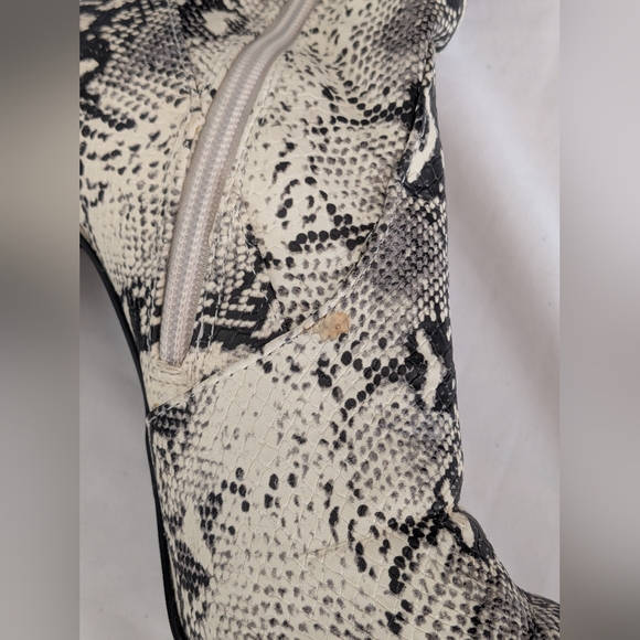 STEVE MADDEN Dominique Thigh High Faux Snakeskin Stiletto Heel Boots Size 7.5 - Picture 7 of 9